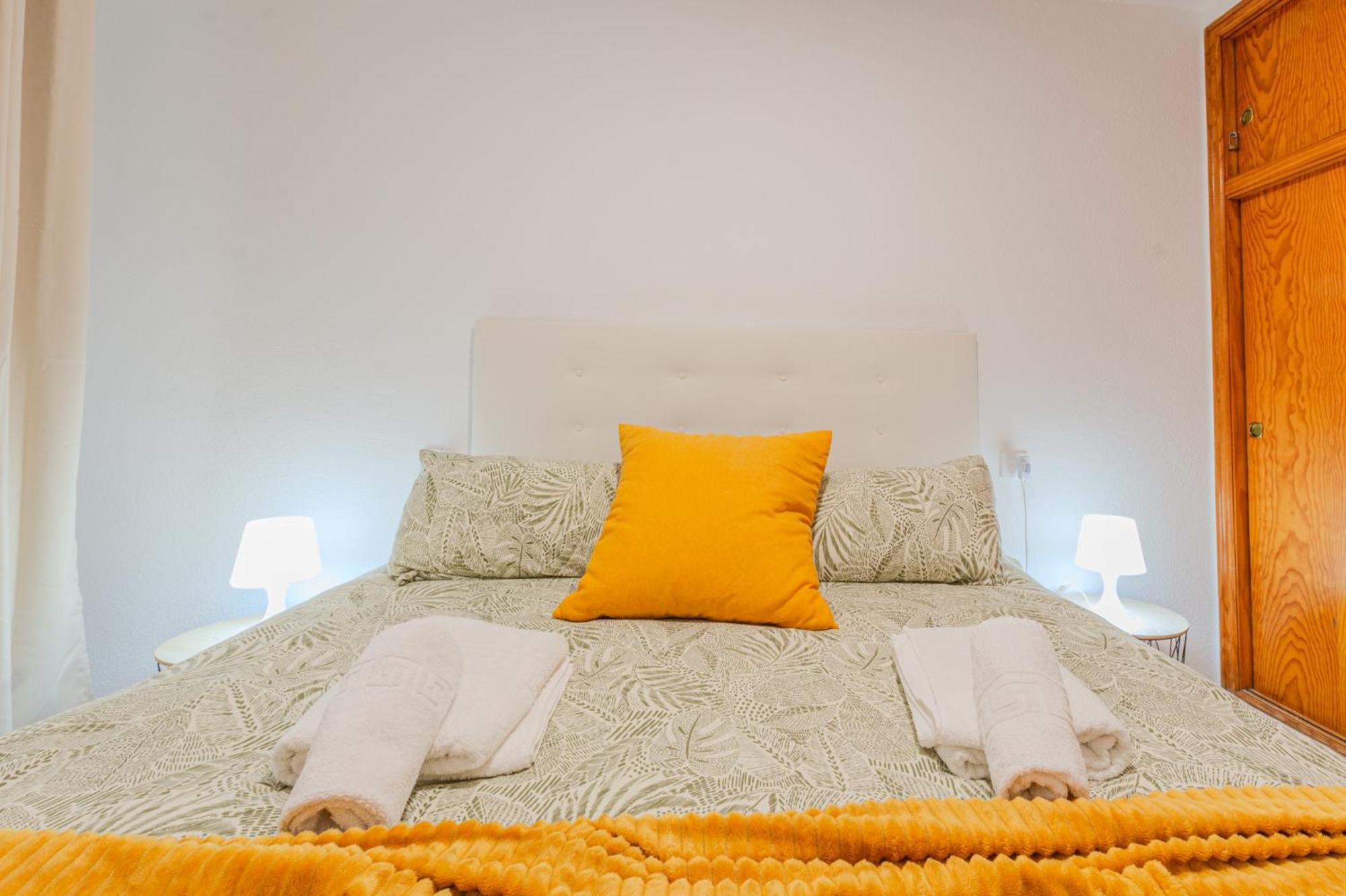 Menabrea Holiday House Near The Beach And Airport سانتا بولا المظهر الخارجي الصورة