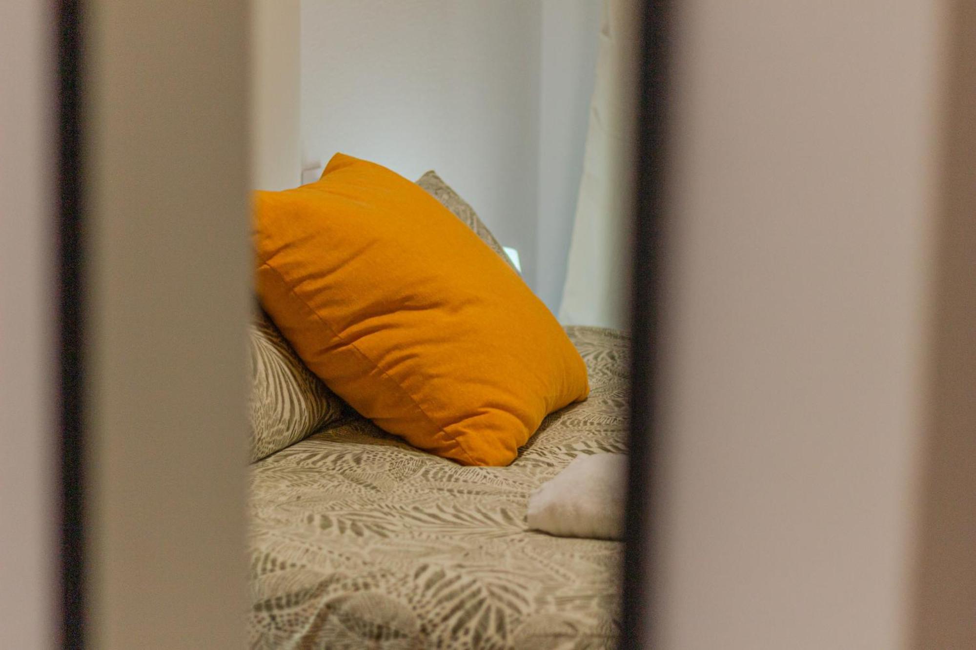 Menabrea Holiday House Near The Beach And Airport سانتا بولا المظهر الخارجي الصورة