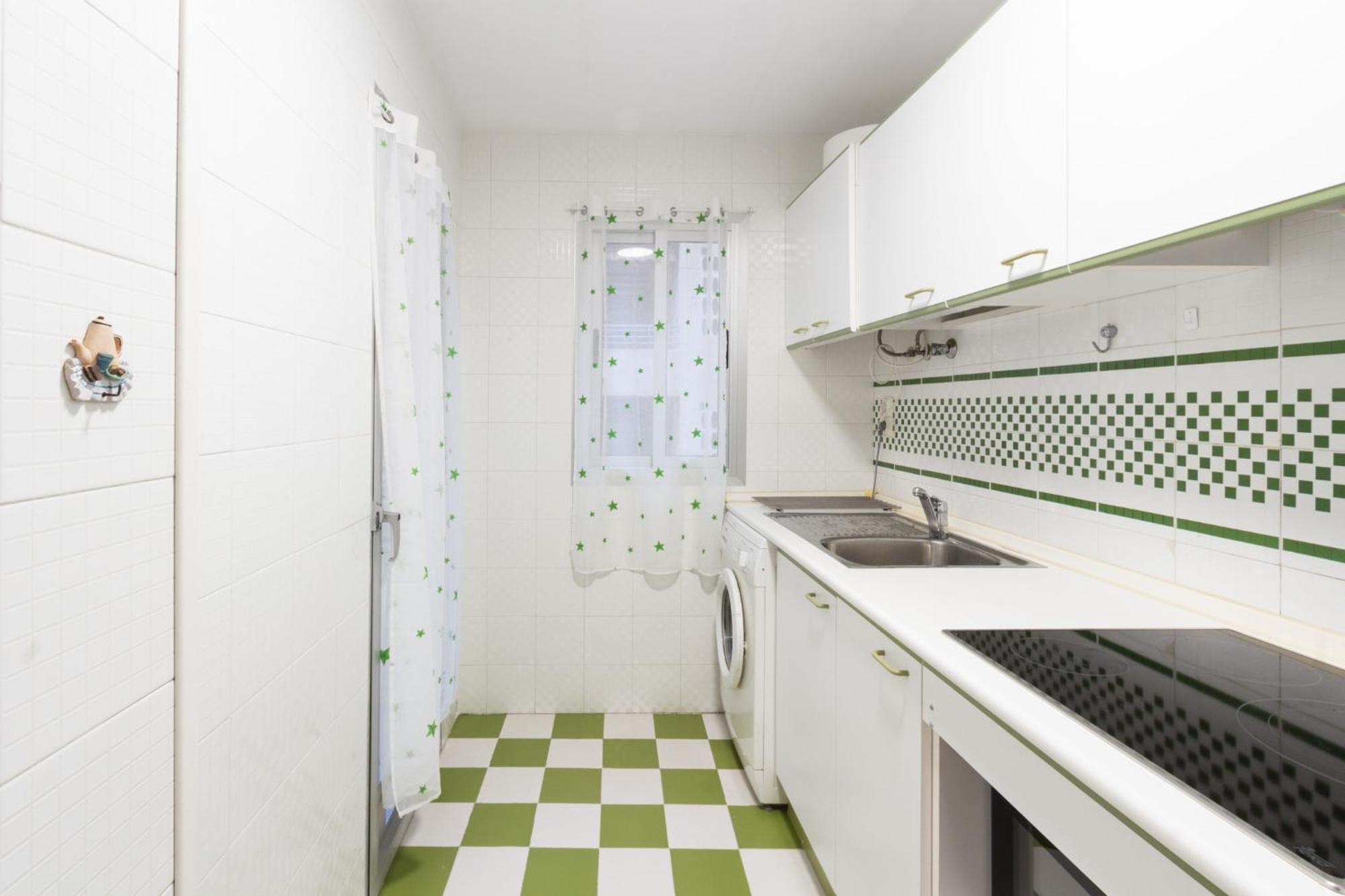 Menabrea Holiday House Near The Beach And Airport سانتا بولا المظهر الخارجي الصورة