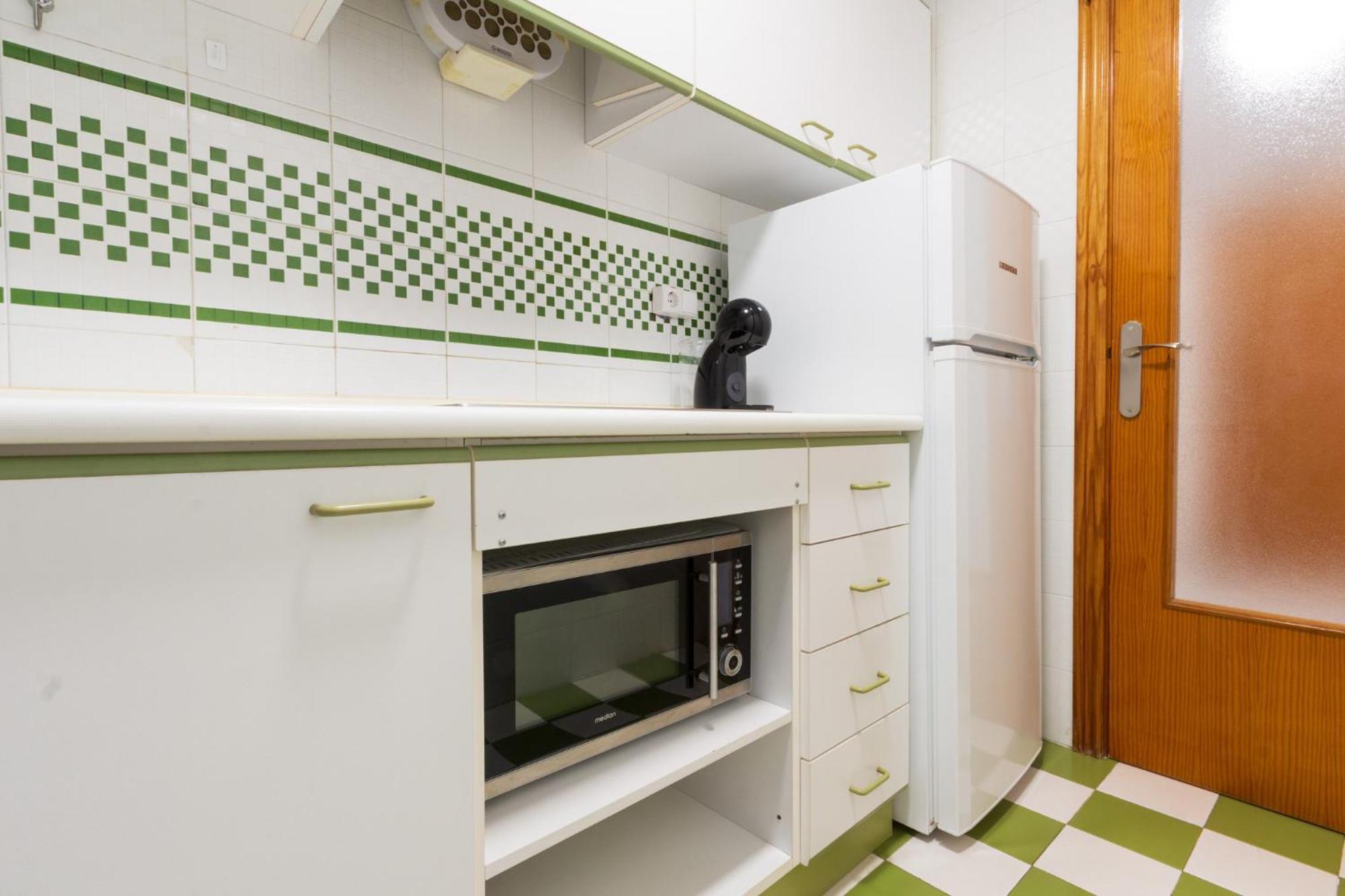 Menabrea Holiday House Near The Beach And Airport سانتا بولا المظهر الخارجي الصورة