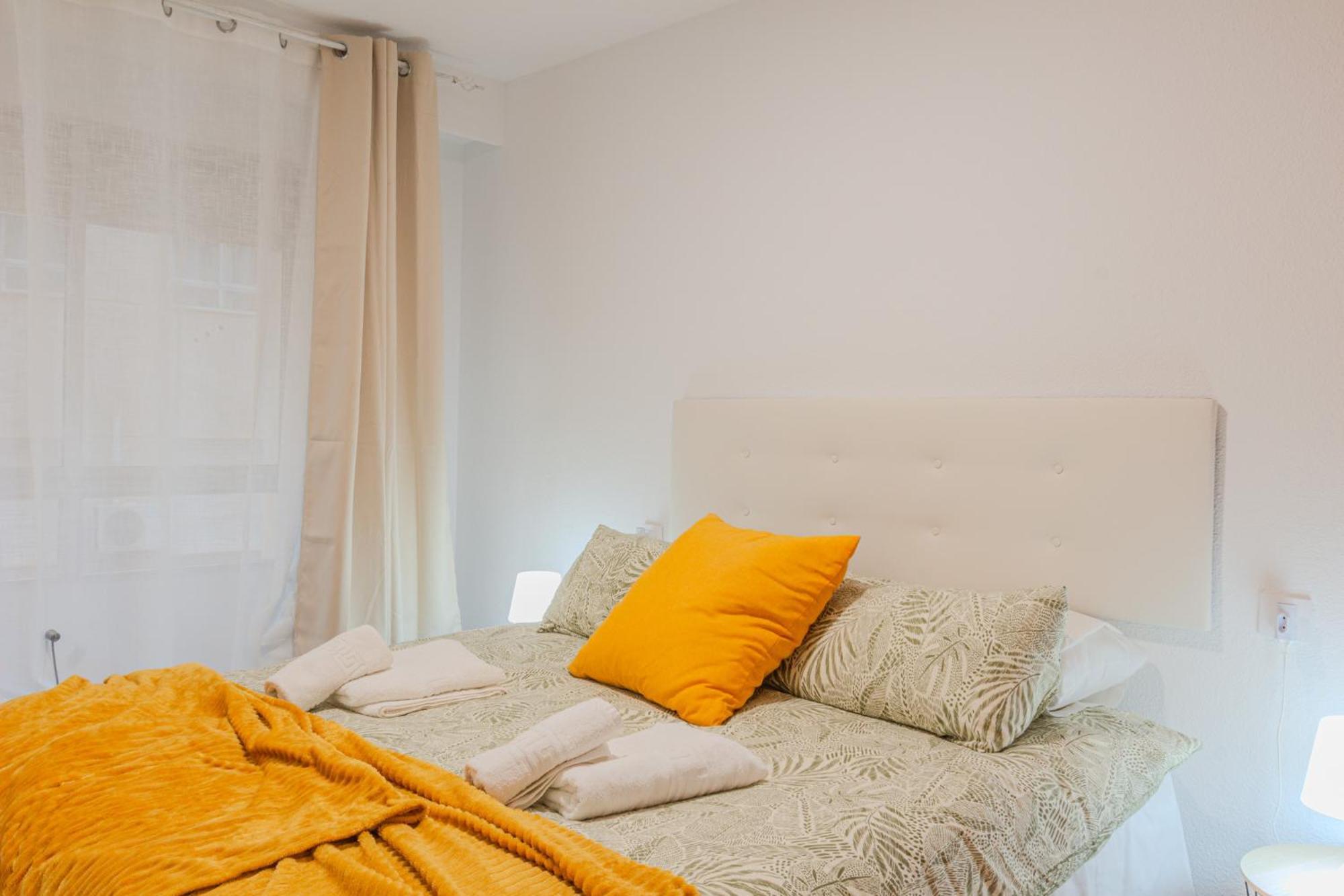 Menabrea Holiday House Near The Beach And Airport سانتا بولا المظهر الخارجي الصورة